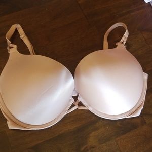 Victoria's Secret 34D Bombshell